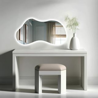 Akra – zrcadlo, které přitahuje pozornost Atypický tvar, jemně pískovaný okraj a decentní LED podsvícení, které promění...